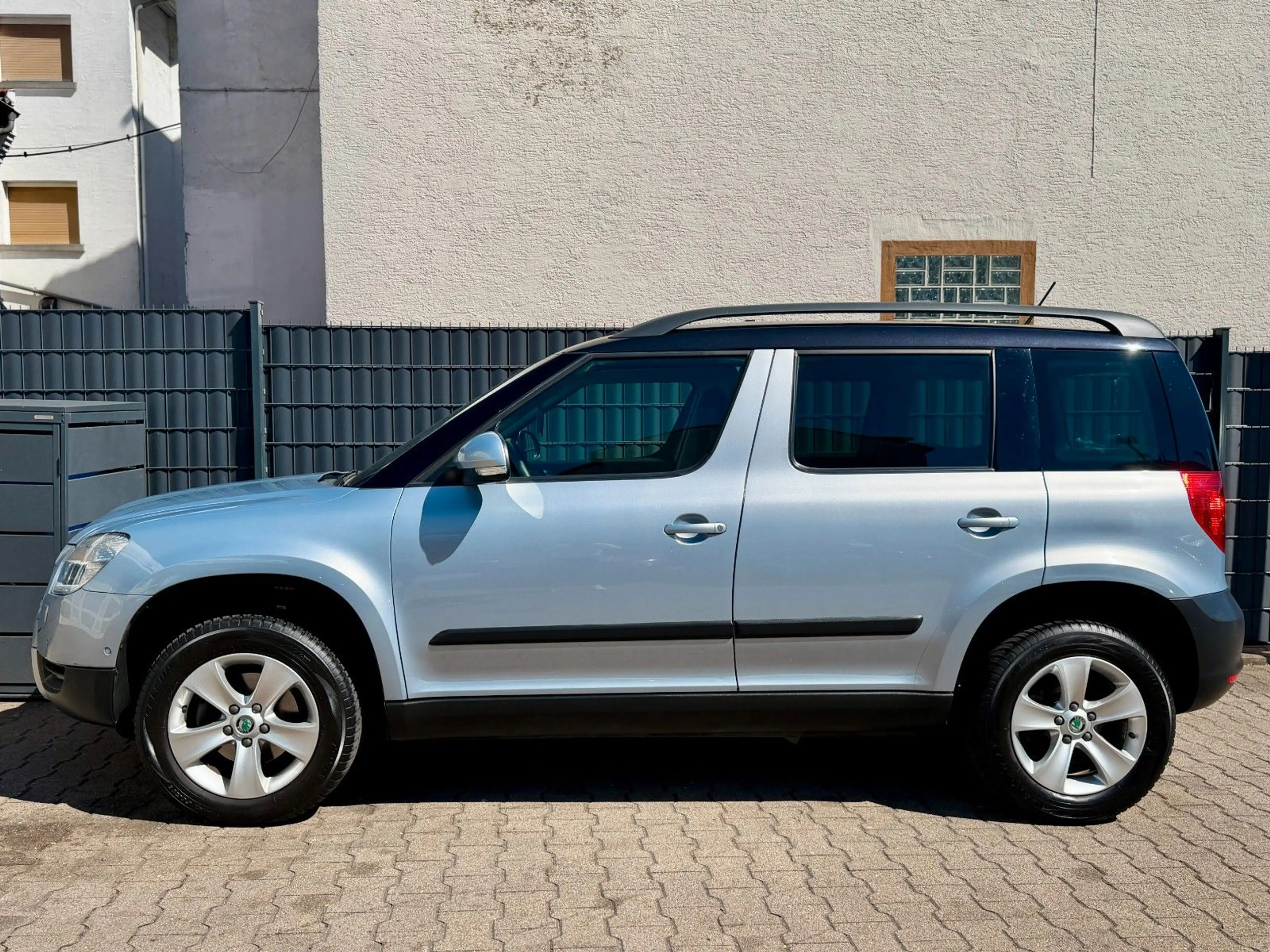 Skoda Yeti 2.0 Elegance Plus Edition*1HD*AHK*PDC*MEMRY — photo 11