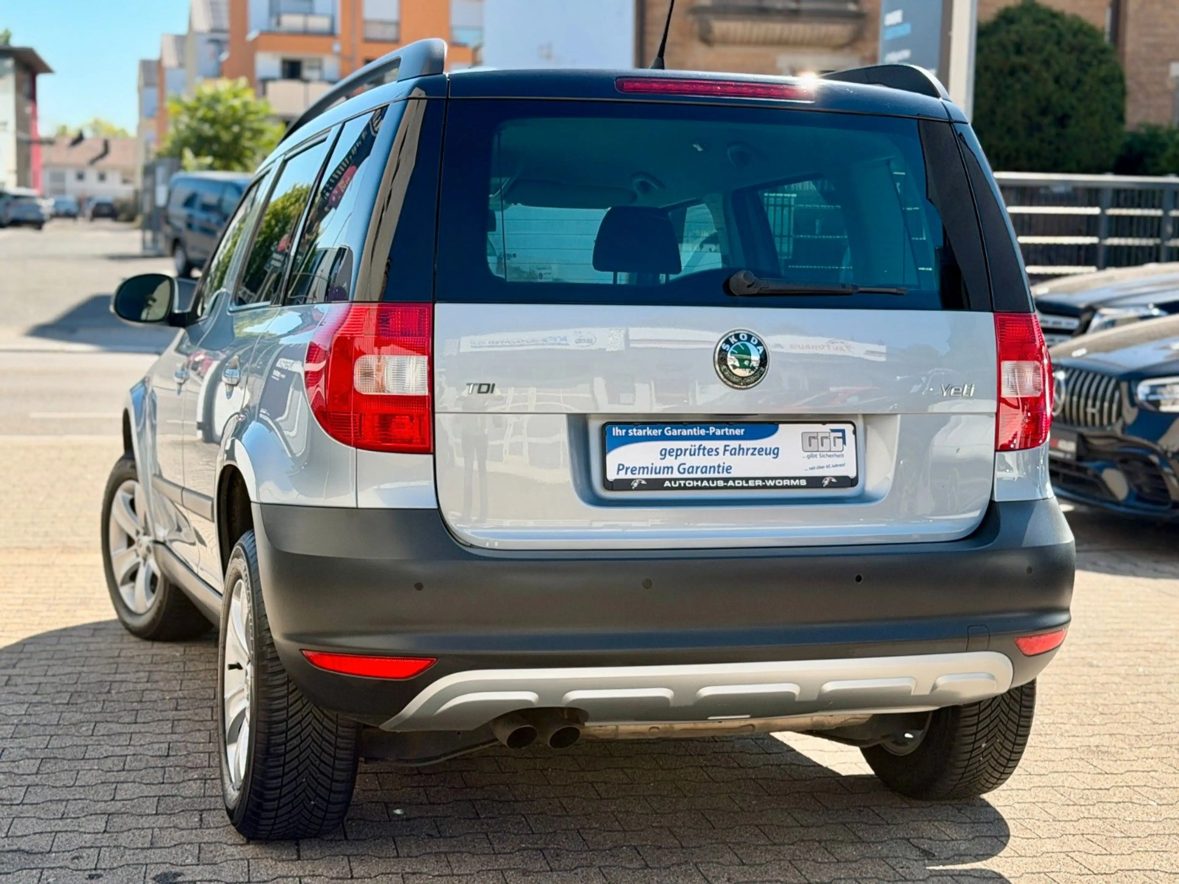 Skoda Yeti 2.0 Elegance Plus Edition*1HD*AHK*PDC*MEMRY — photo 12