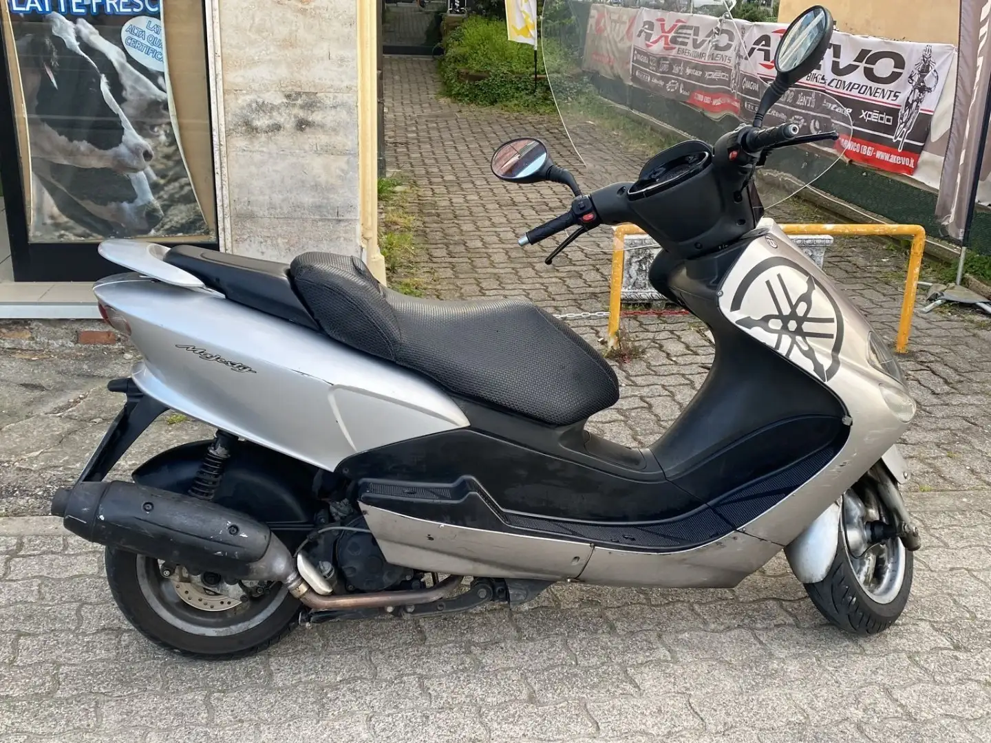 Yamaha Majesty 125 Srebrny - 1