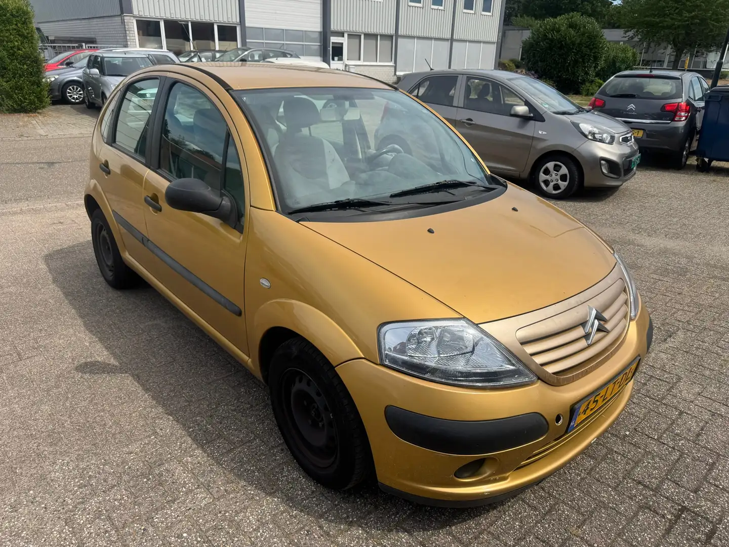 Citroen C3 1.1i Ligne Prestige 5 deurs! NIEUWE APK l Airco l Geel - 2