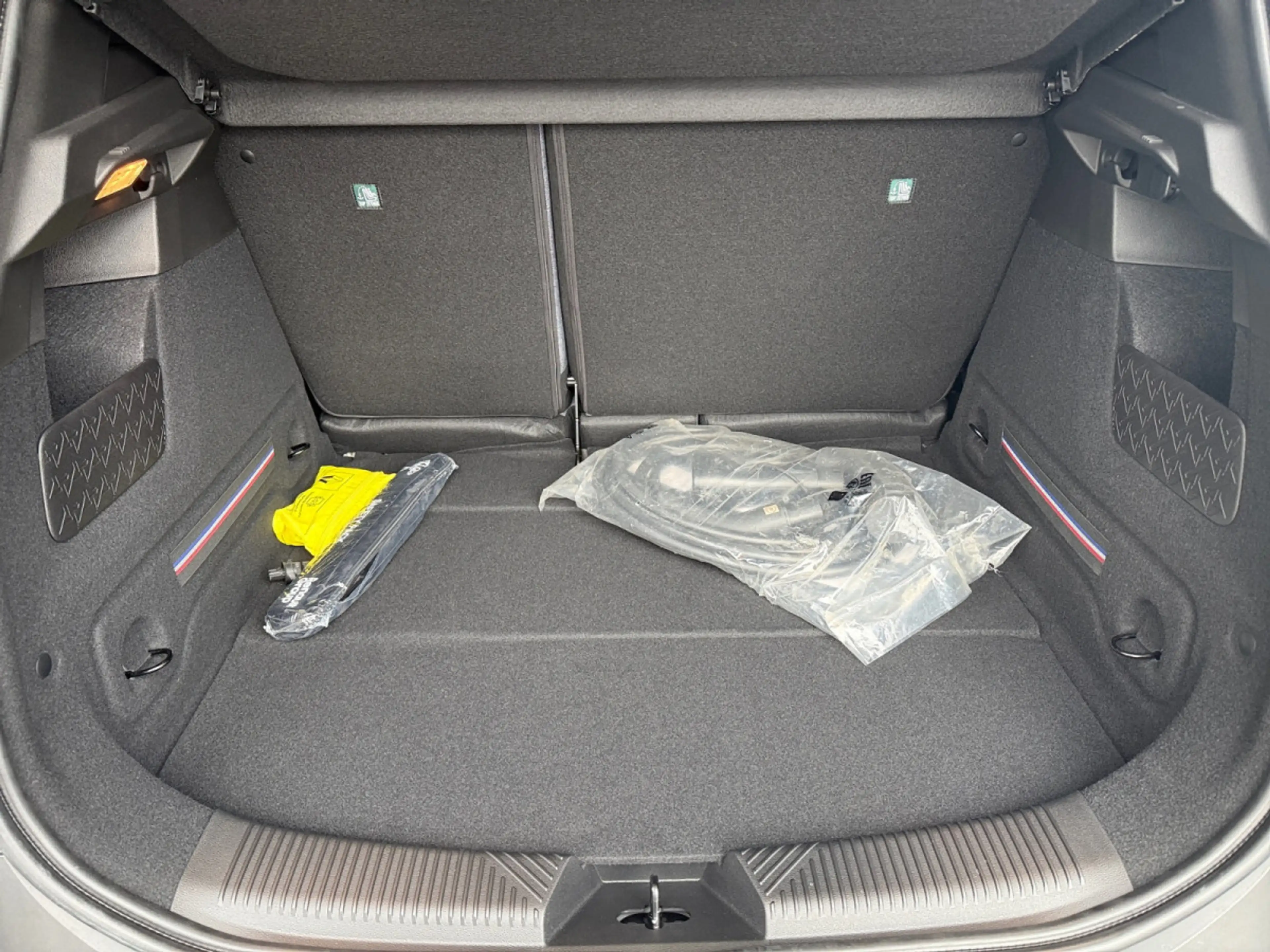 Renault R 4 E-Tech techno 150 hp comfort range — photo 10
