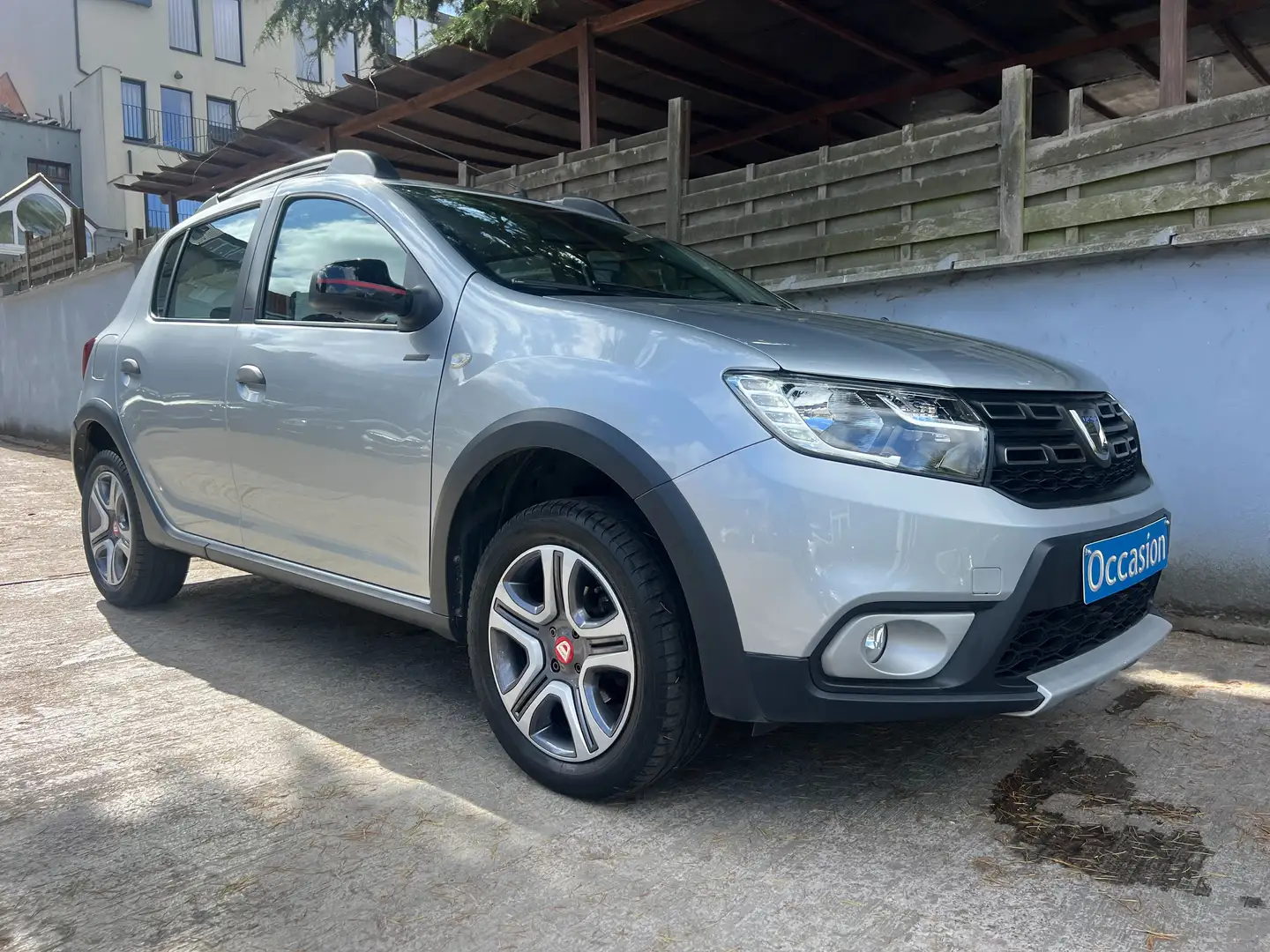 Dacia Sandero Stepway 0.9 TCe Techroad (navig clim CarPlay) Gris - 1