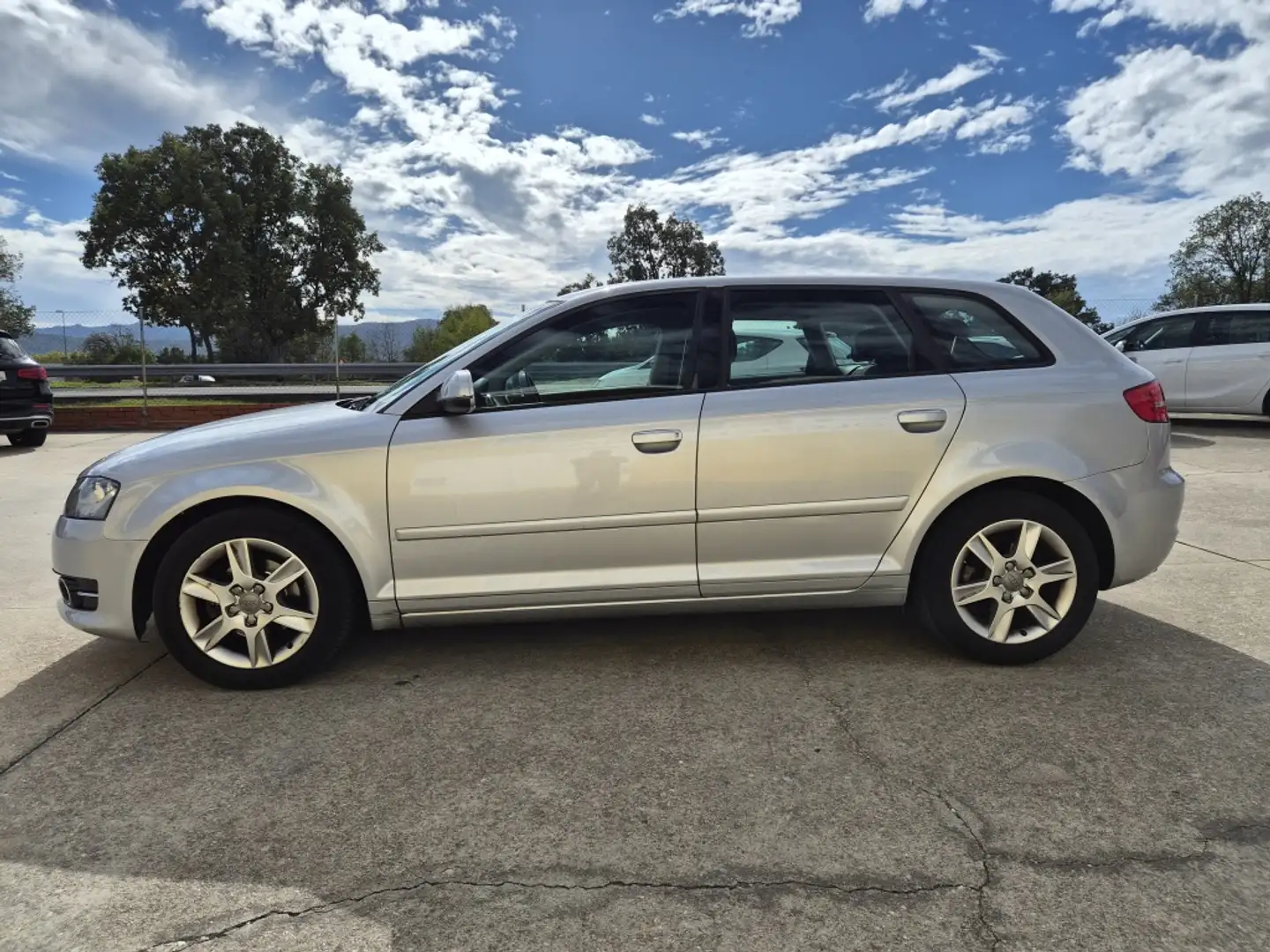 Audi A3 Sportback 1.6TDI Ambition S-Tronic Plateado - 1