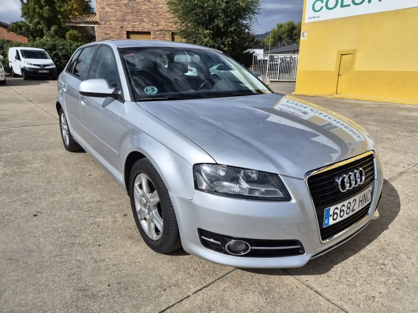 Audi A3 Sportback 1.6TDI Ambition S-Tronic Plateado - 2