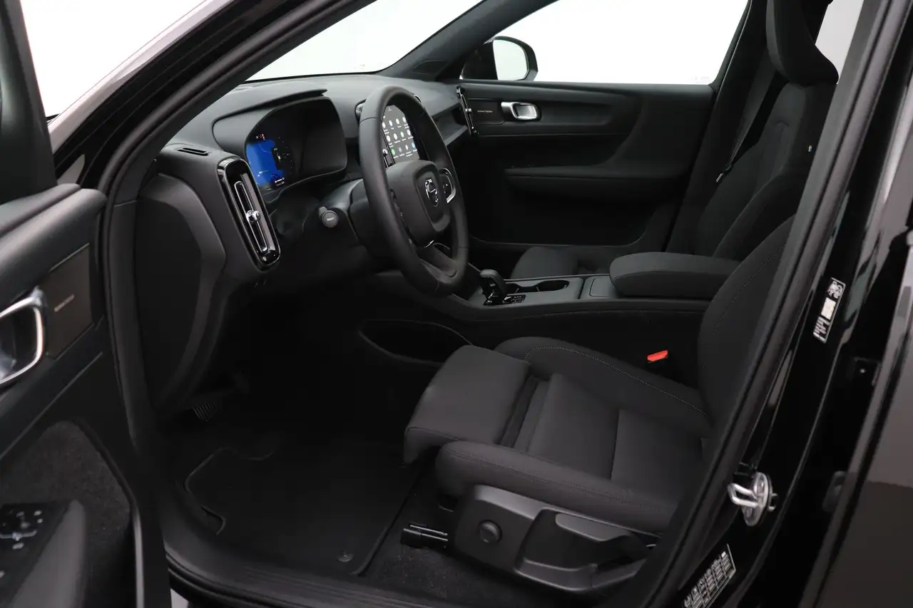 Volvo EX40 2026