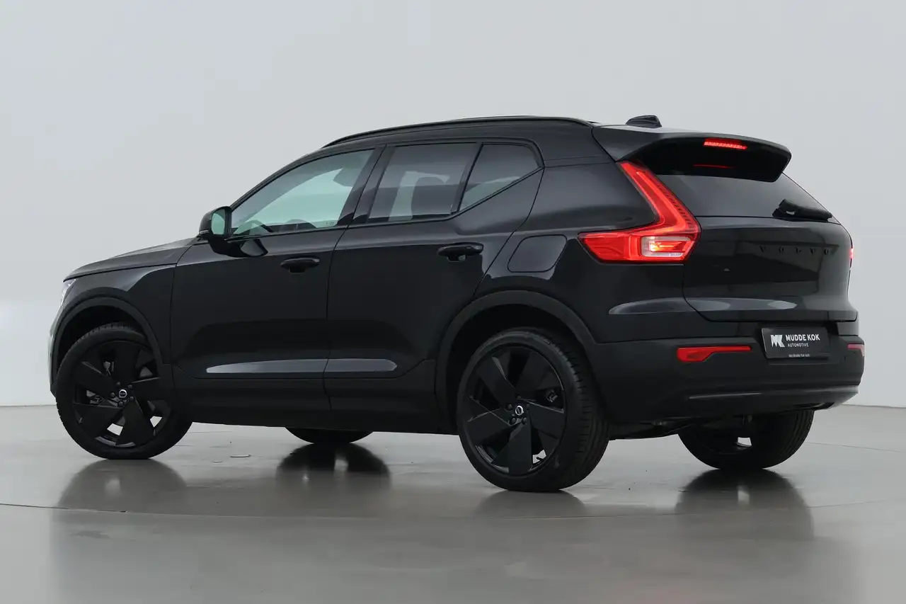 Volvo EX40 2026