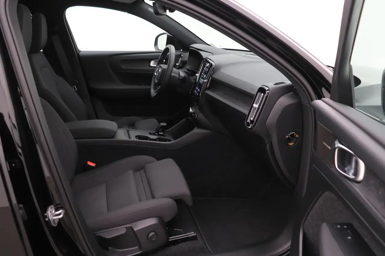 Volvo EX40 2026