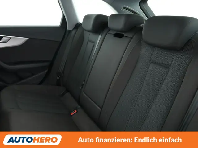 Audi A4 view 14