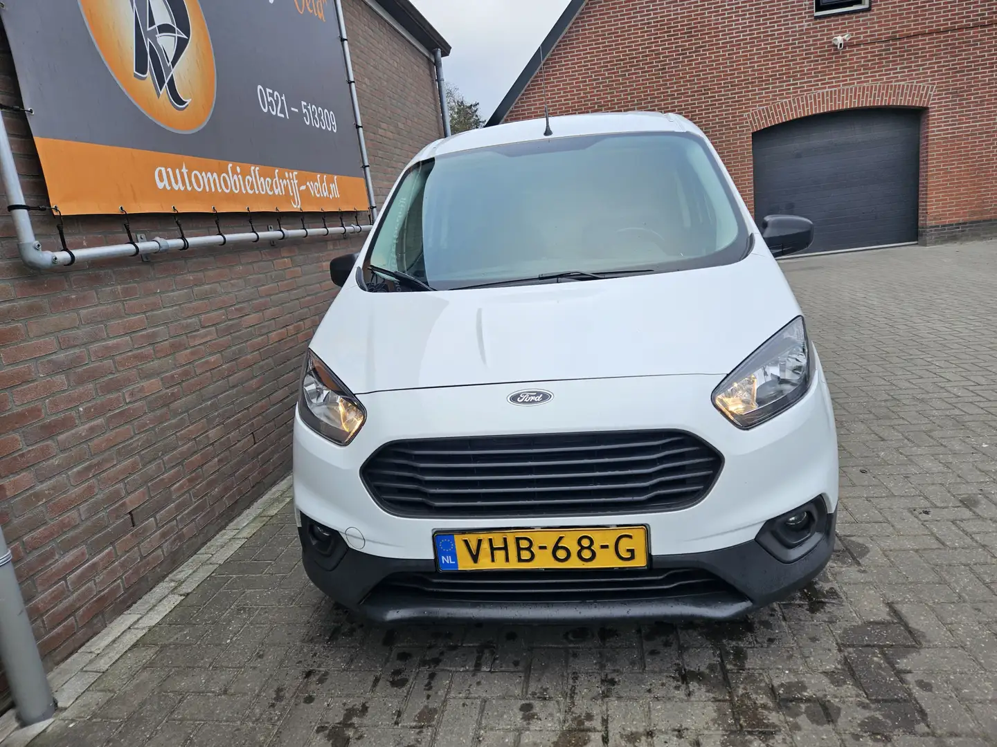 Ford Transit Courier 1.5 TDCI Trend Duratorq S&S Wit - 2