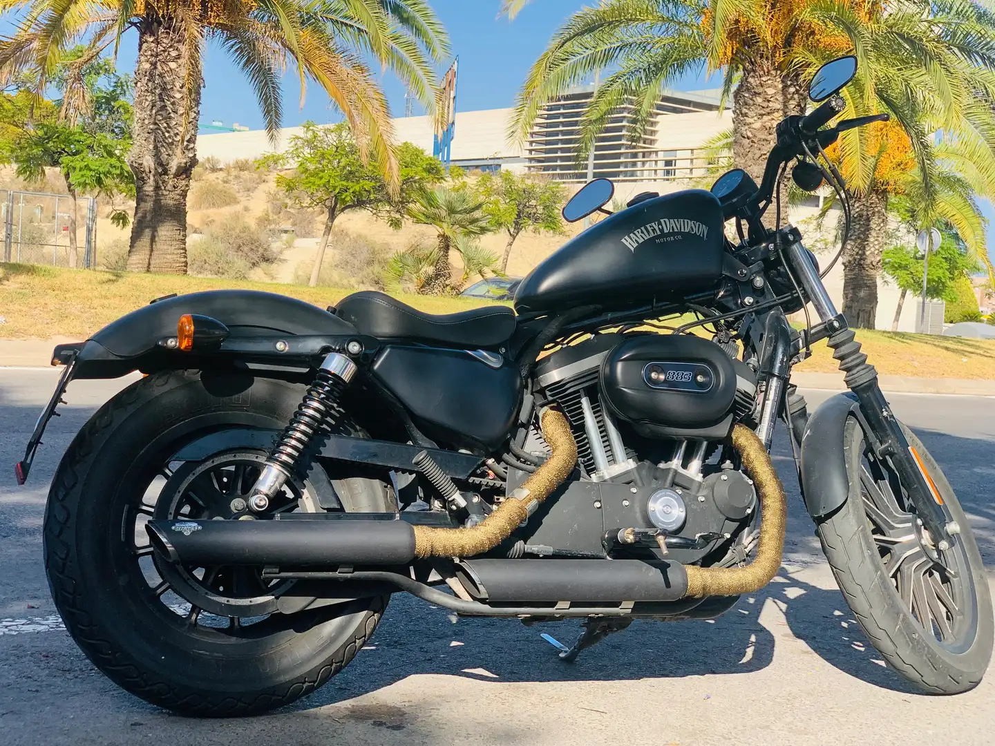 Harley-Davidson Sportster 883 Iron Negro - 1