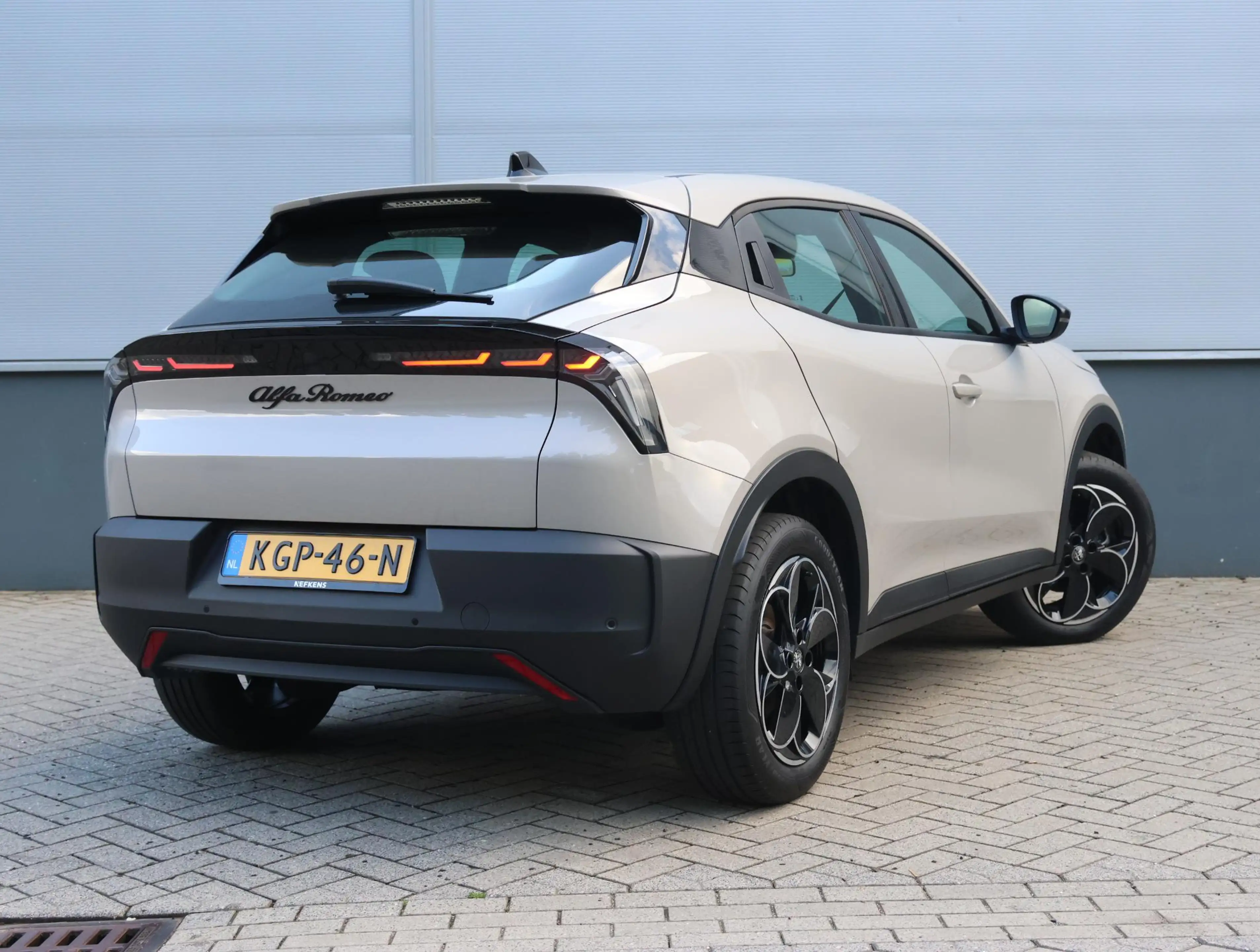 Alfa Romeo Junior Elettrica 54 kWh | ACCU 97,4% | Apple Carplay / An — photo 3