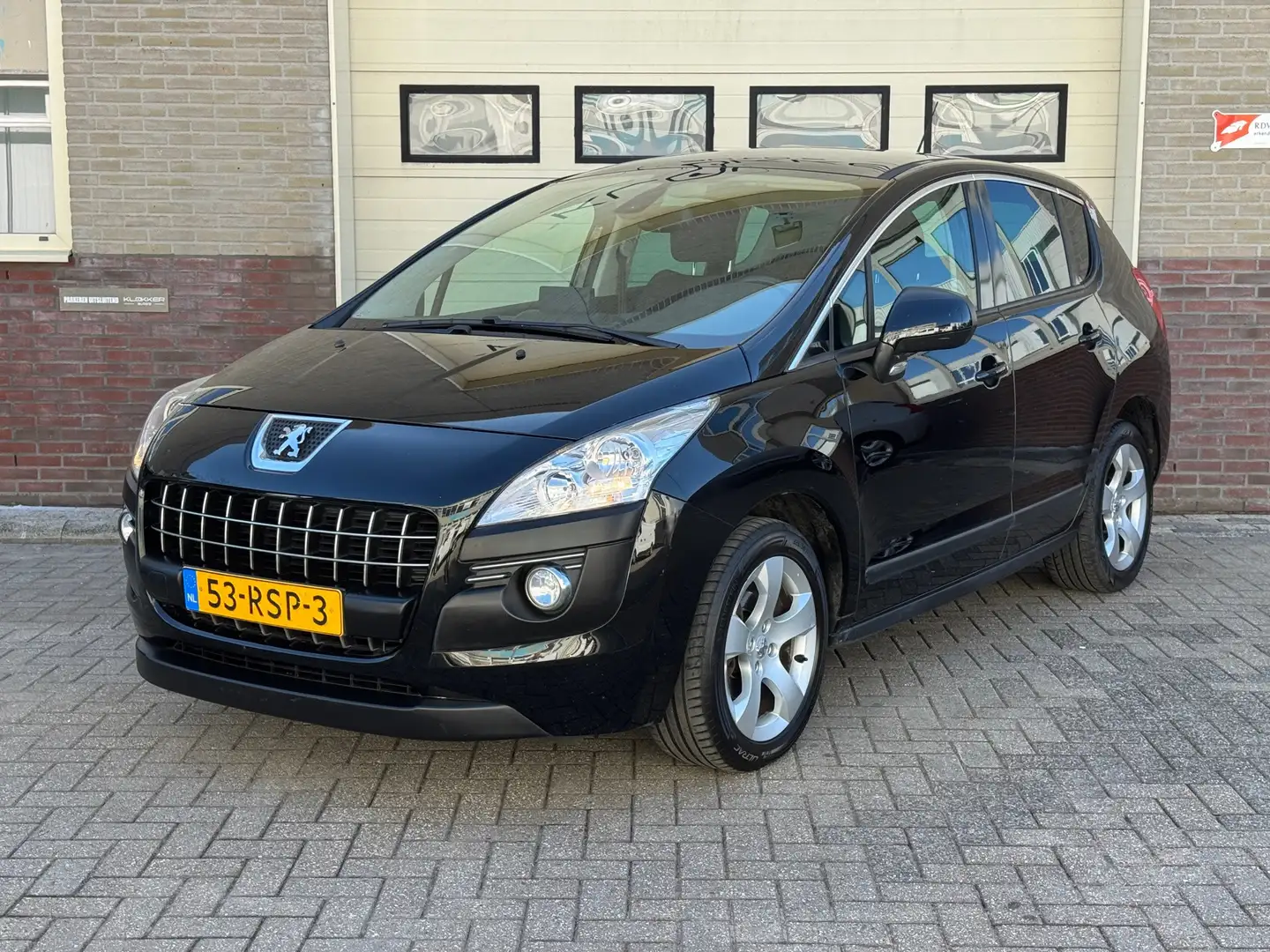 Peugeot 3008 1.6 VTi ST Pano | Navi | Clima | PDC | Trekhaak Zwart - 1
