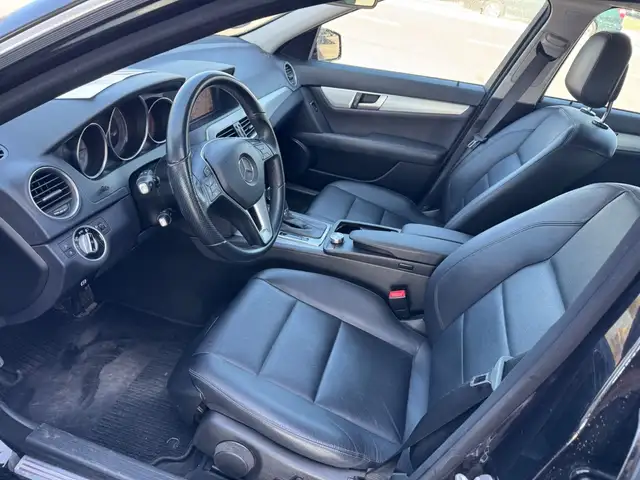 Mercedes-Benz C-Class view 7