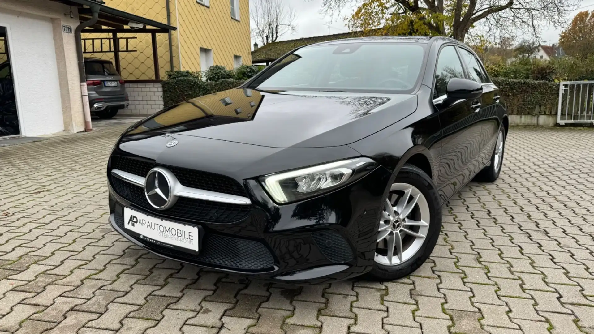 Mercedes-Benz A 200 A200d 2.0 Style LED/Navigation/SHZ/MBUX/1.Hand Negro - 1