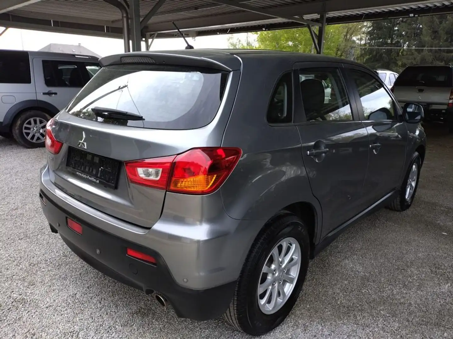 Mitsubishi ASX ASX 1,8 DI-D LP Invite 4x4 ! Serviceheft/1.Besitz! Grau - 2
