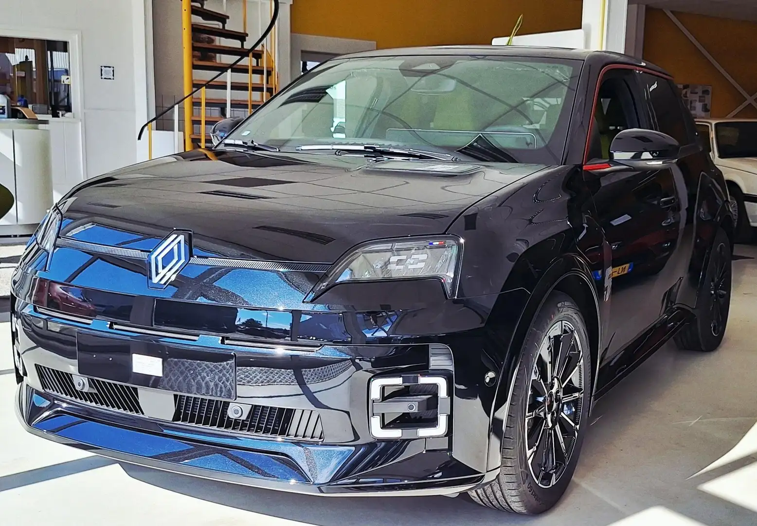 Renault R 5 E-Techt Electric Iconic Cinq 120PK Urban Range Zwart - 1