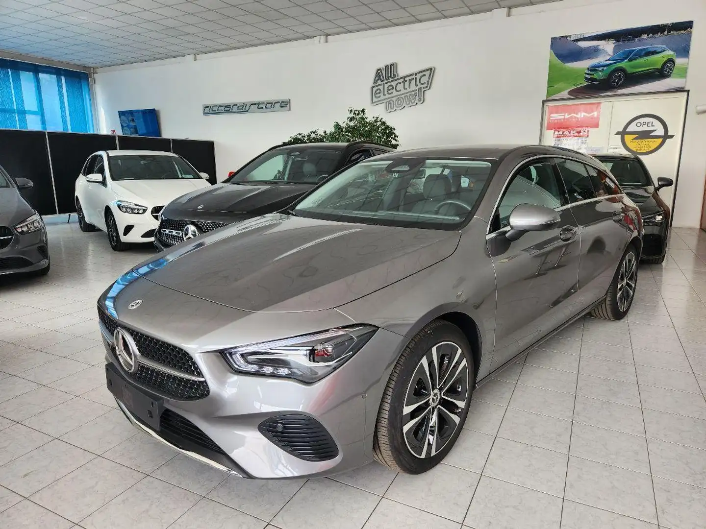 Mercedes-Benz CLA 180 Aut. Shooting Brake Sport NEW MODEL HYBRID Grigio - 1