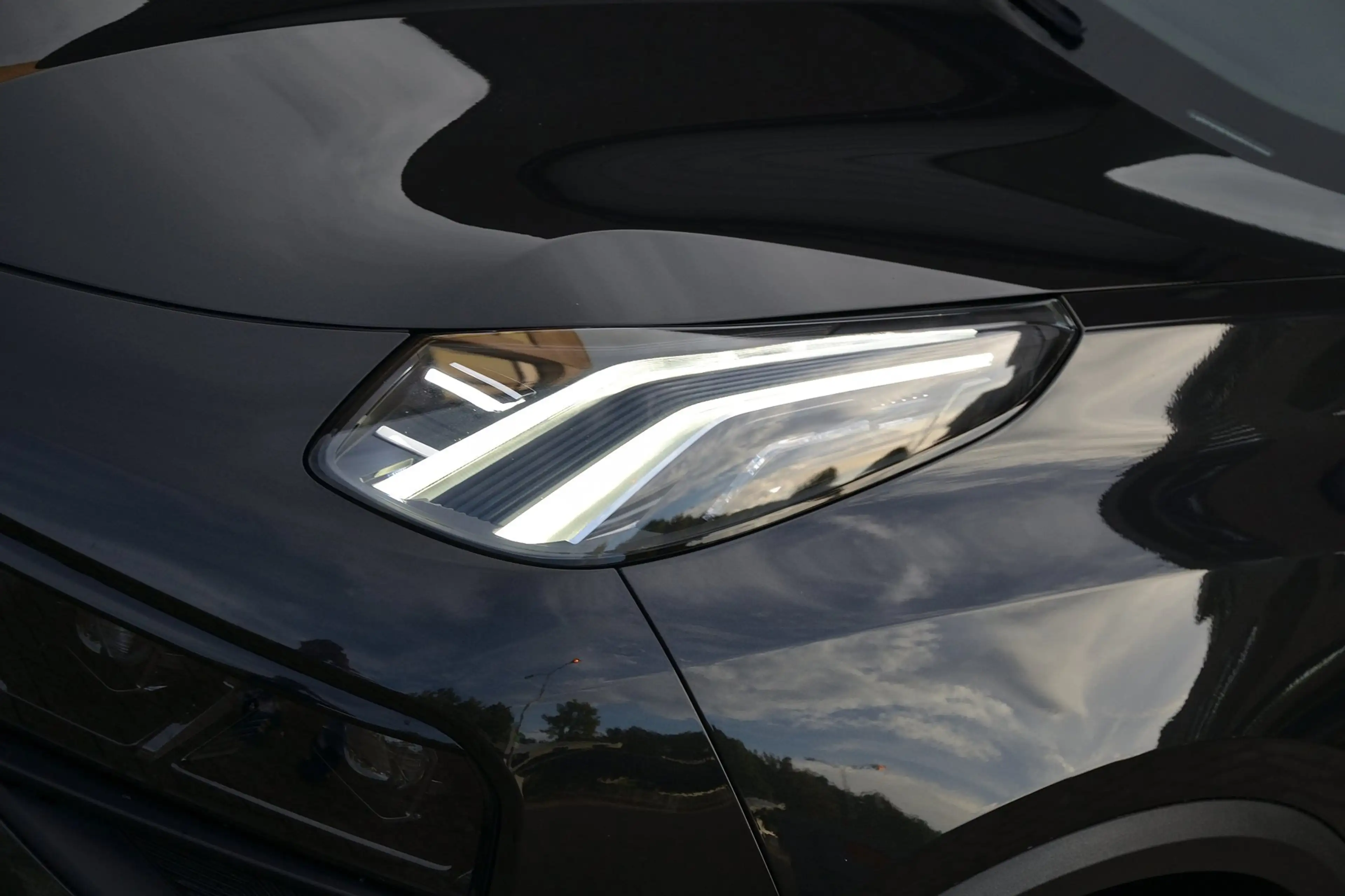 Lynk & Co 01 1.5 Plug-In Hybrid | Full Black | Panoramadak | In — photo 6
