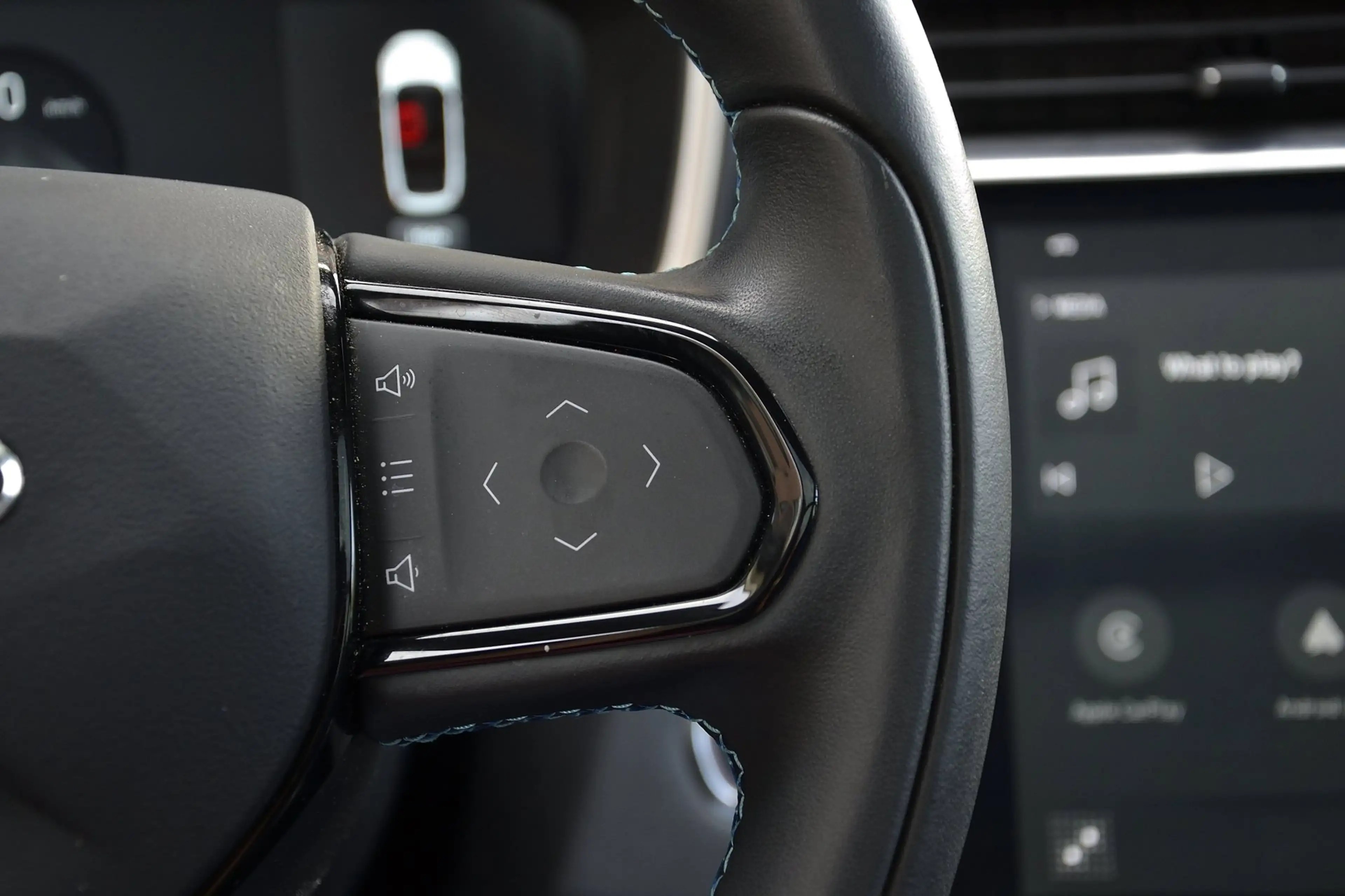 Lynk & Co 01 1.5 Plug-In Hybrid | Full Black | Panoramadak | In — photo 21