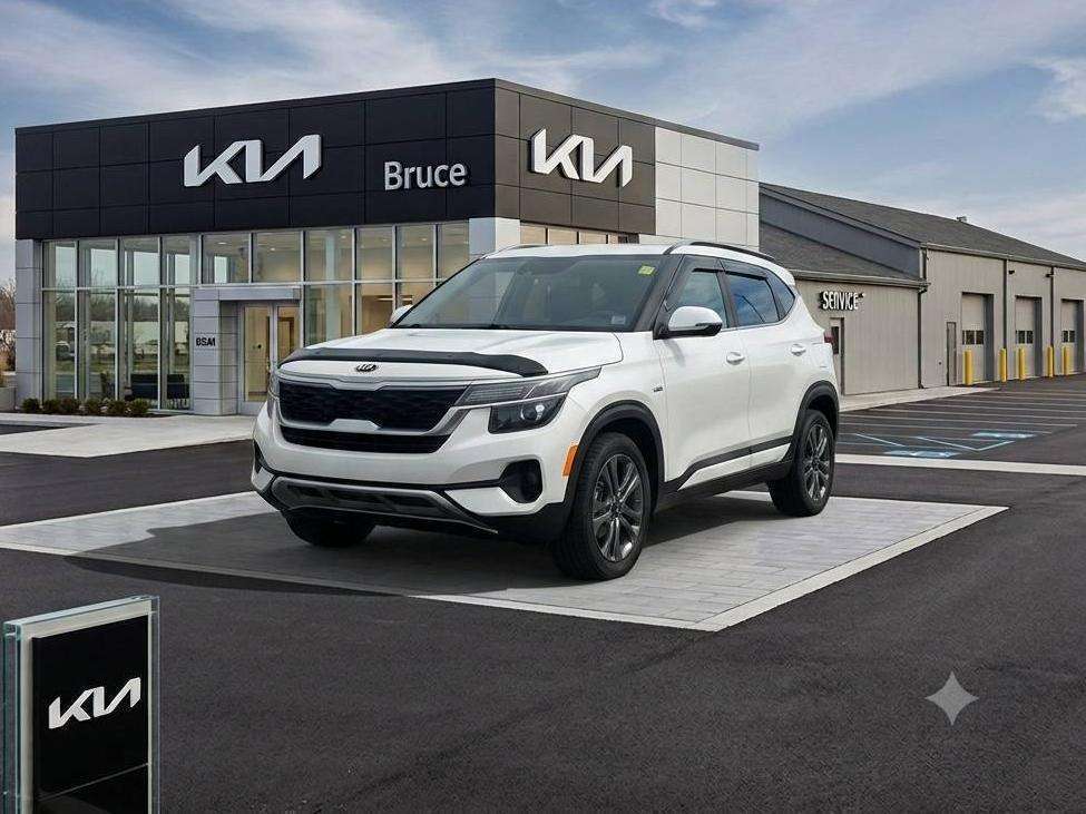 White 2021 Kia Seltos SUV / Crossover All-Wheel Drive Automatic