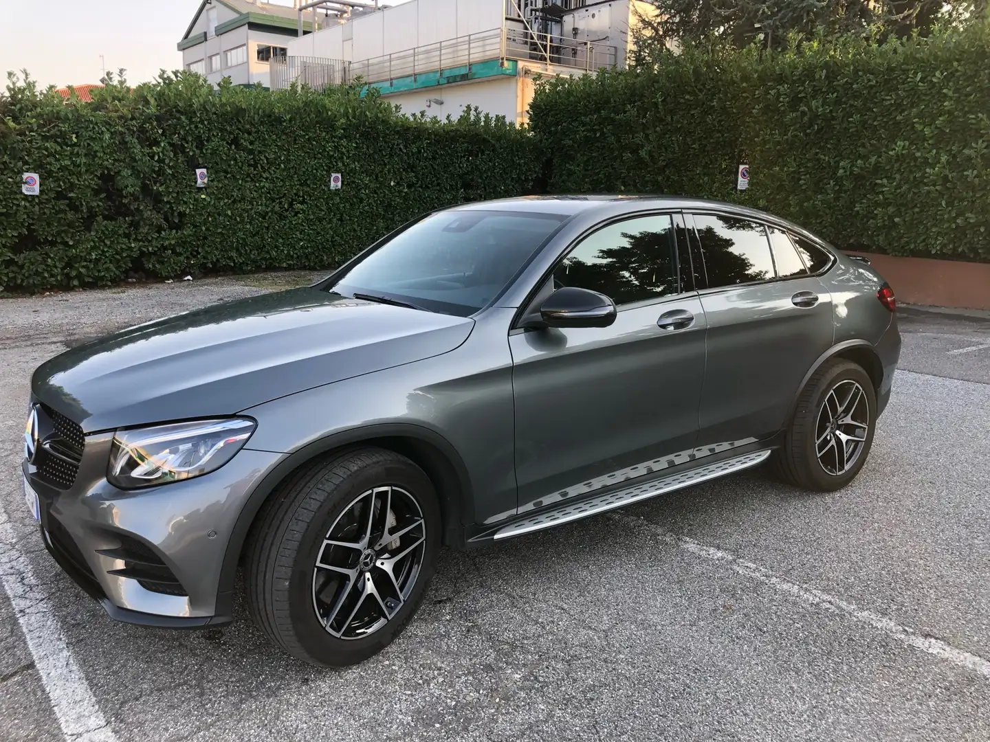 Mercedes-Benz GLC 250 Allestimento AMG Grigio - 1