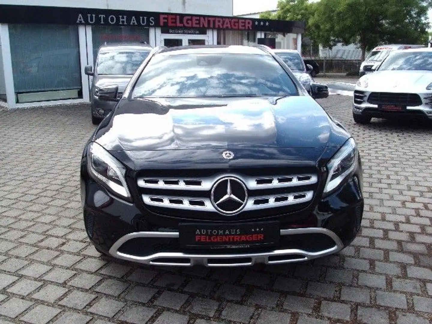 Mercedes-Benz GLA 250 DCT Negru - 2