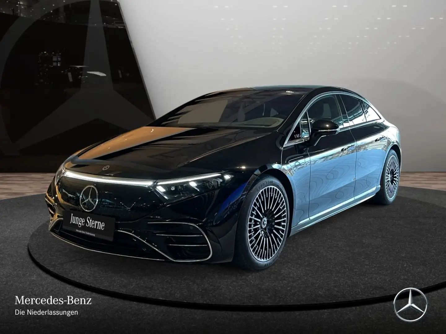 Mercedes-Benz EQS 450 AMG Fahrass Airmat Pano Burmester Distr. Schwarz - 2