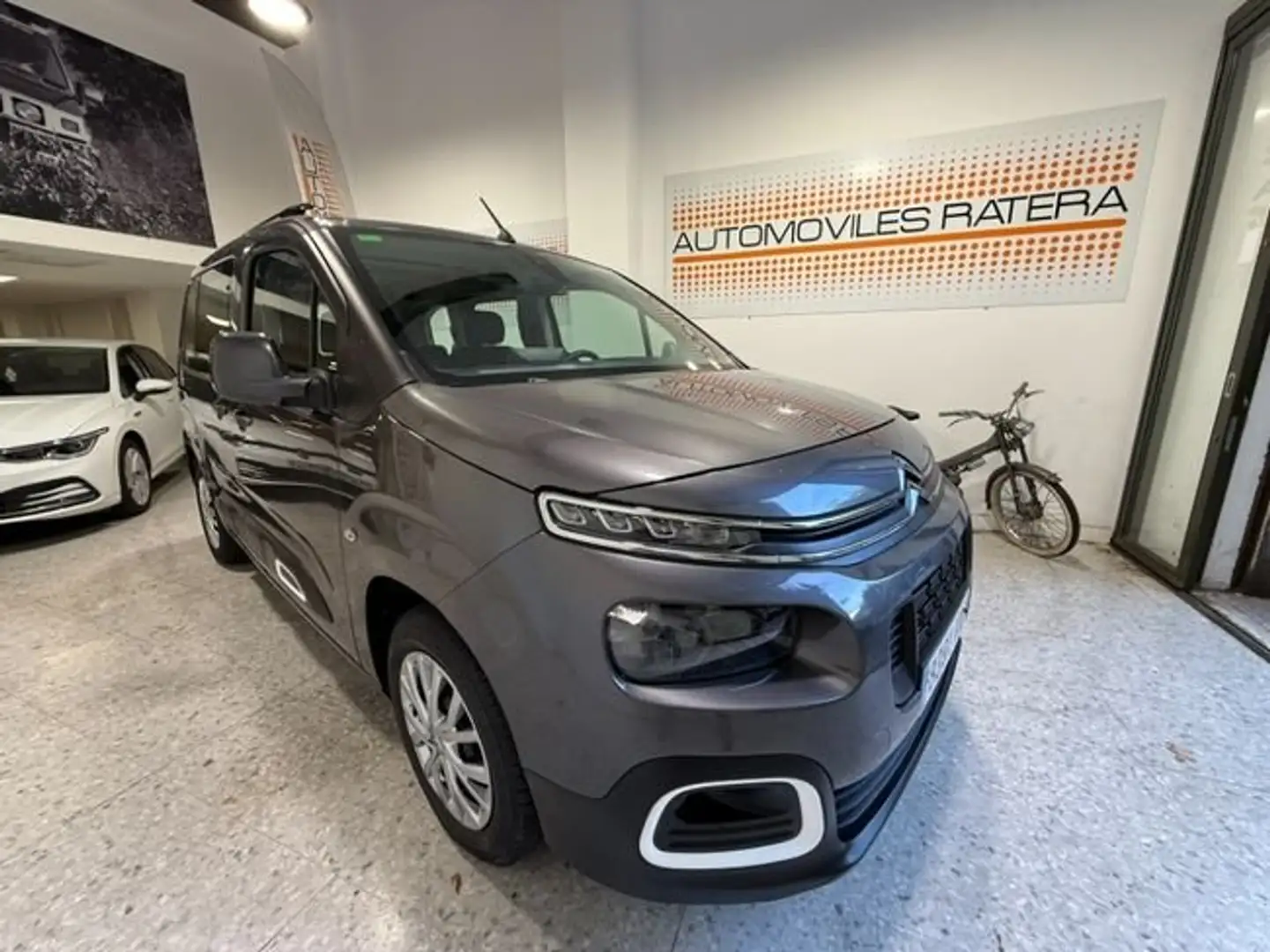 Citroen Berlingo Feel M Grau - 1