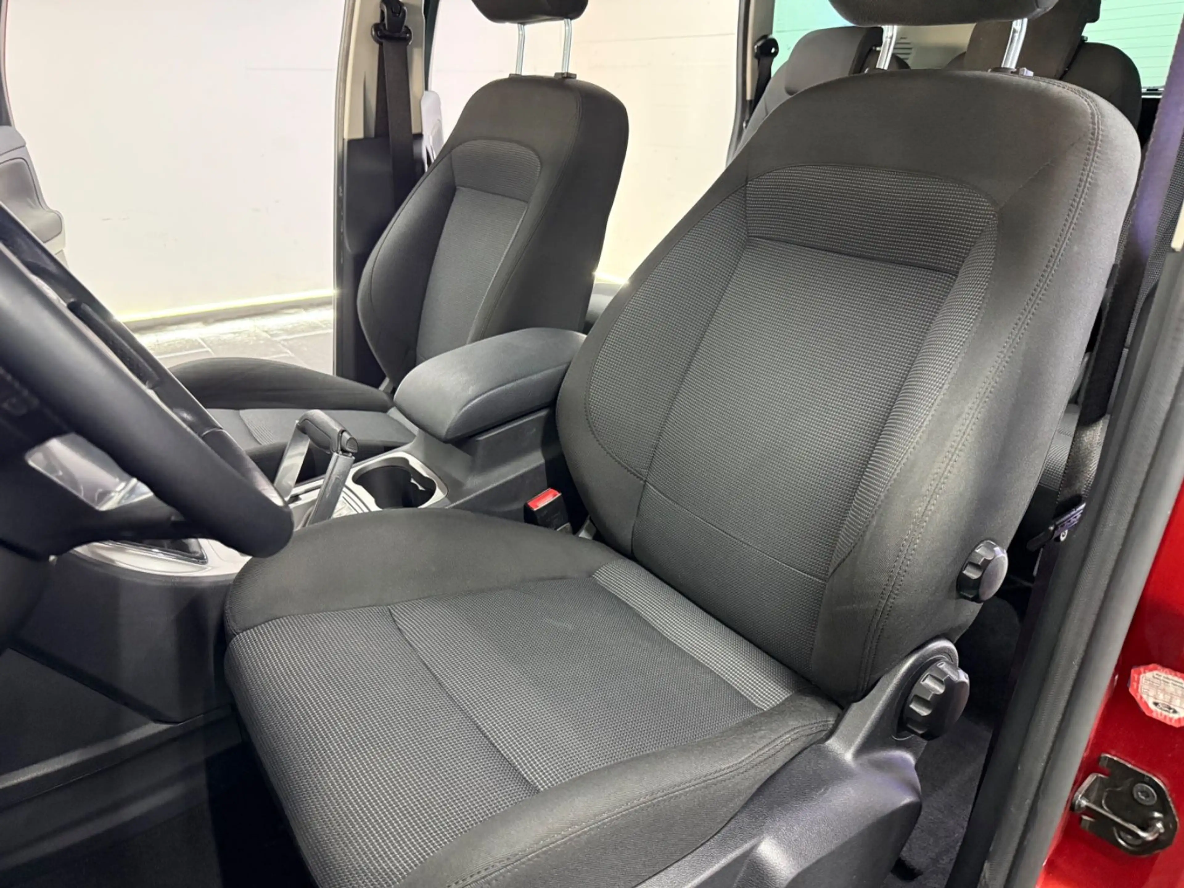 Ford S-Max Titanium 1HD 66TKM ALLWETTER XEN KLIMA PDC — photo 9