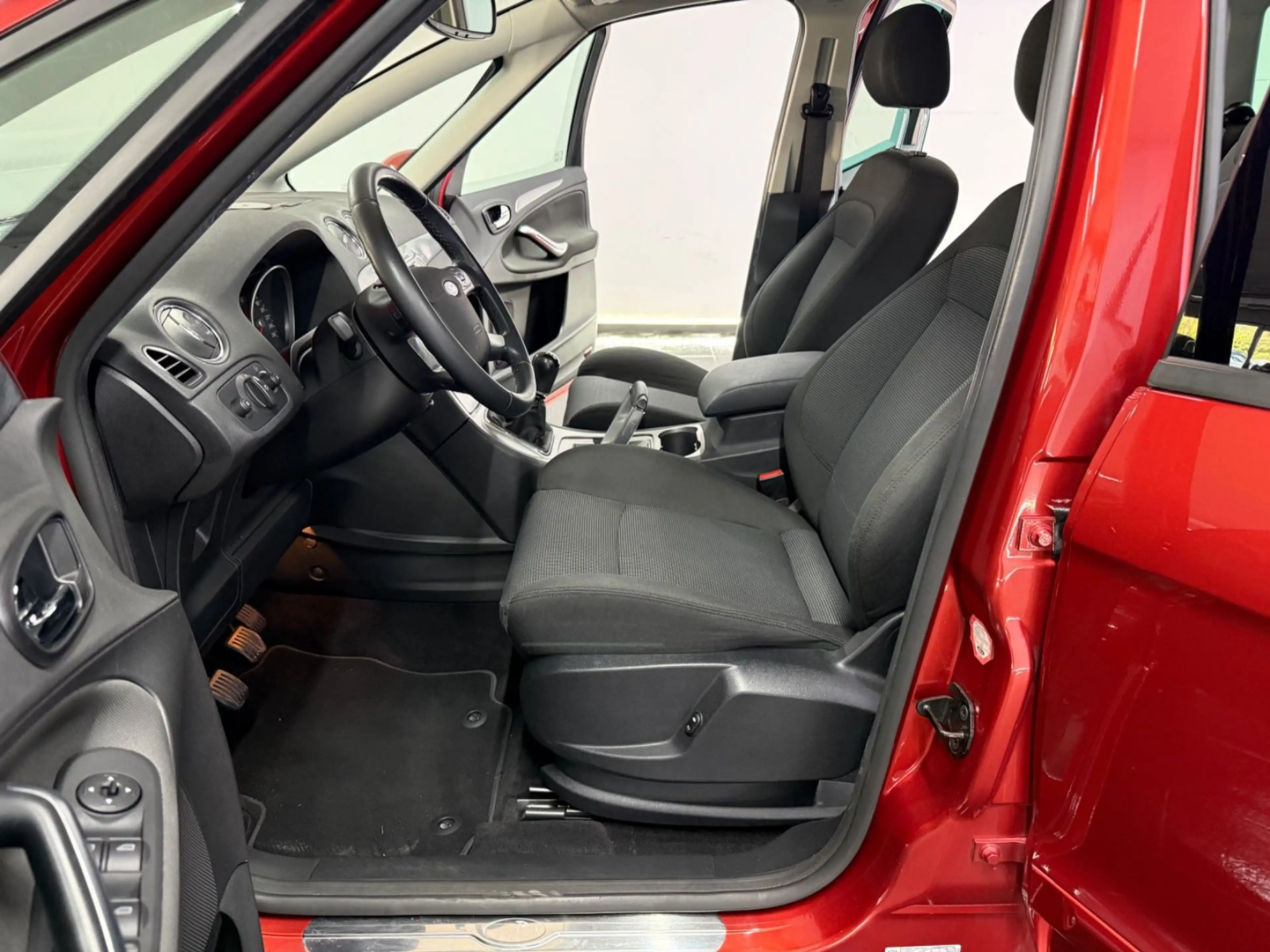 Ford S-Max Titanium 1HD 66TKM ALLWETTER XEN KLIMA PDC — photo 8