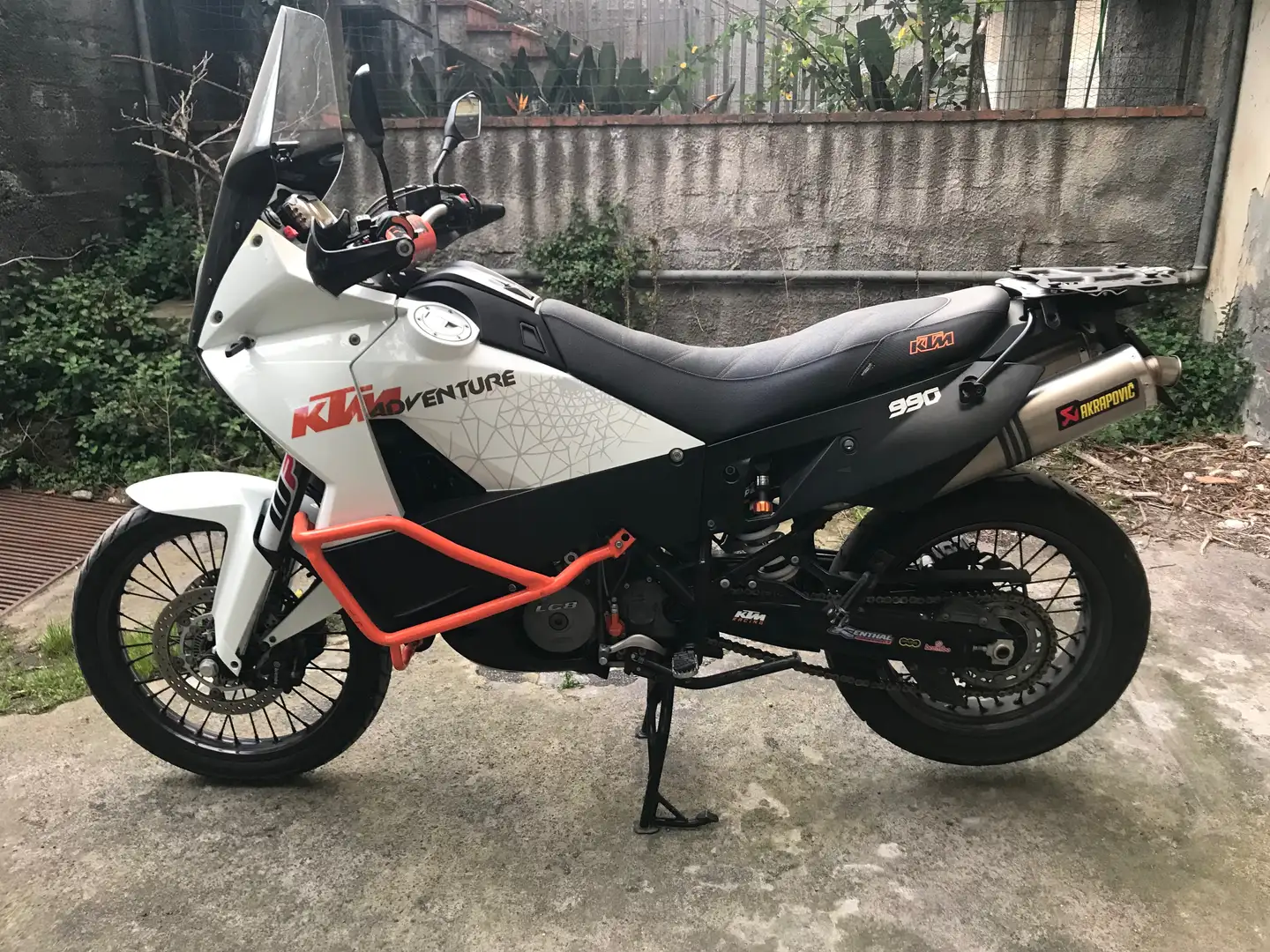 KTM 990 Adventure Beyaz - 1