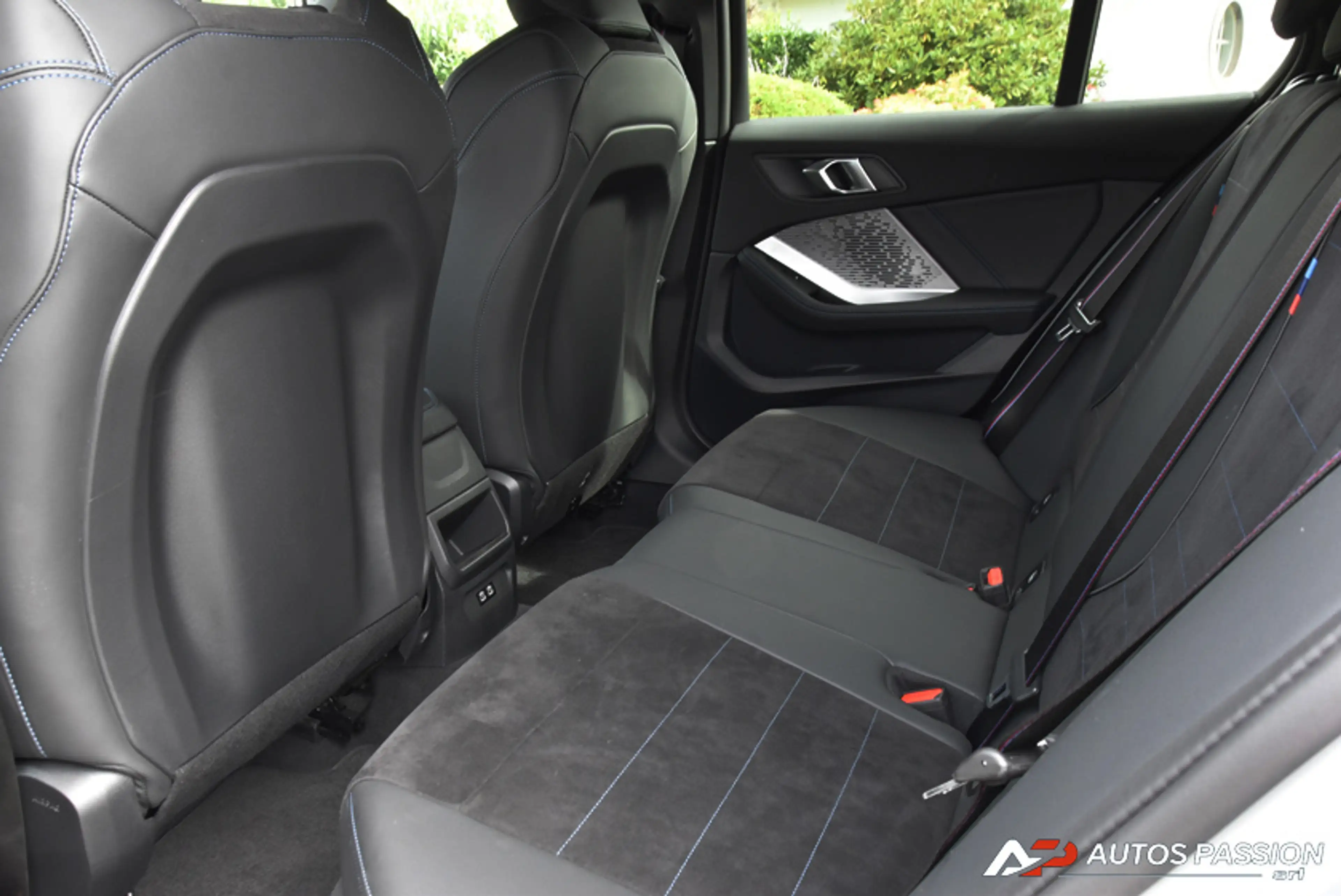 BMW 120 iA Pack-M Pro Shadow Line | Cam | Jantes 19" — photo 19