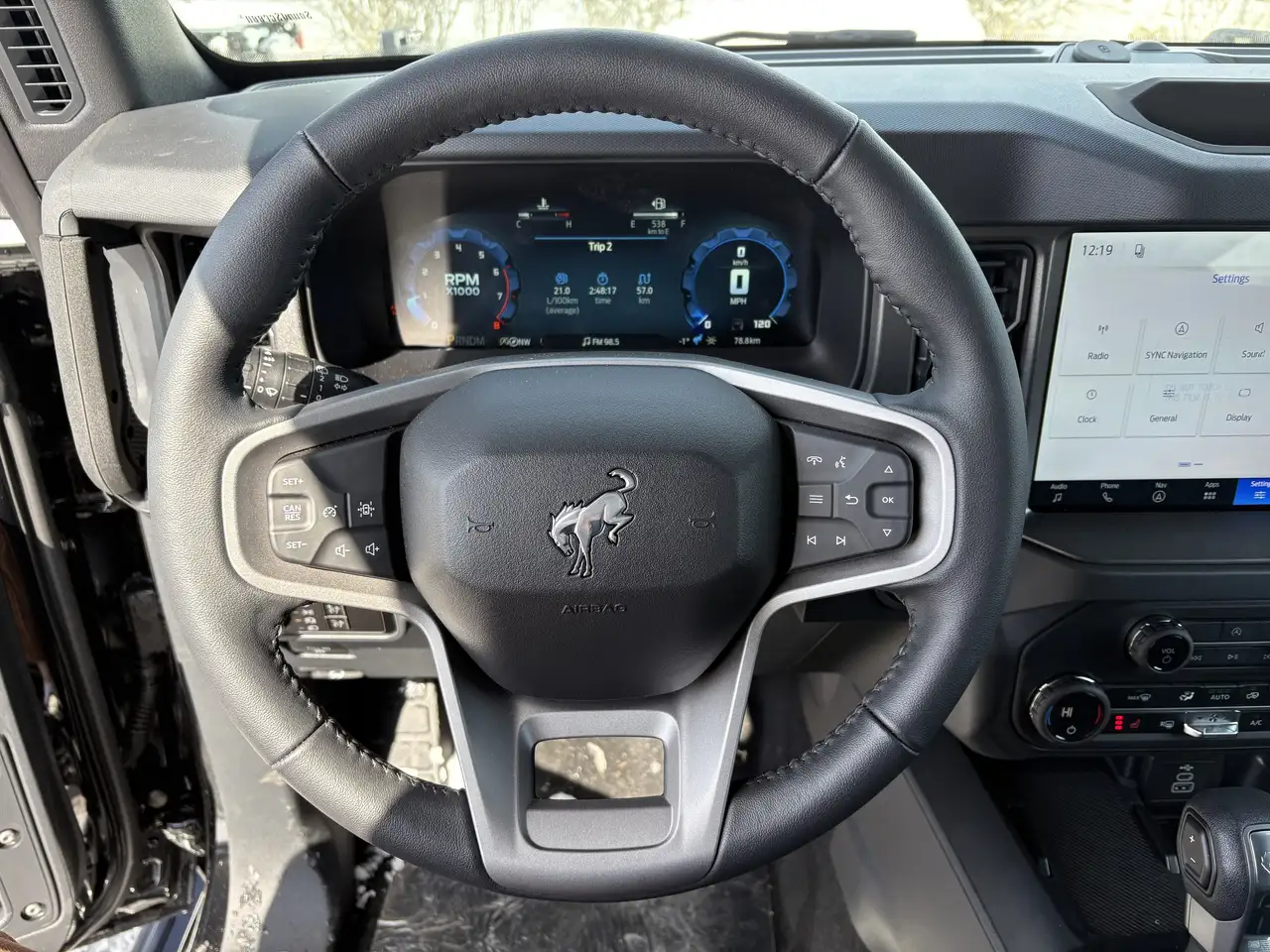 Ford Bronco снимка Ford Bronco