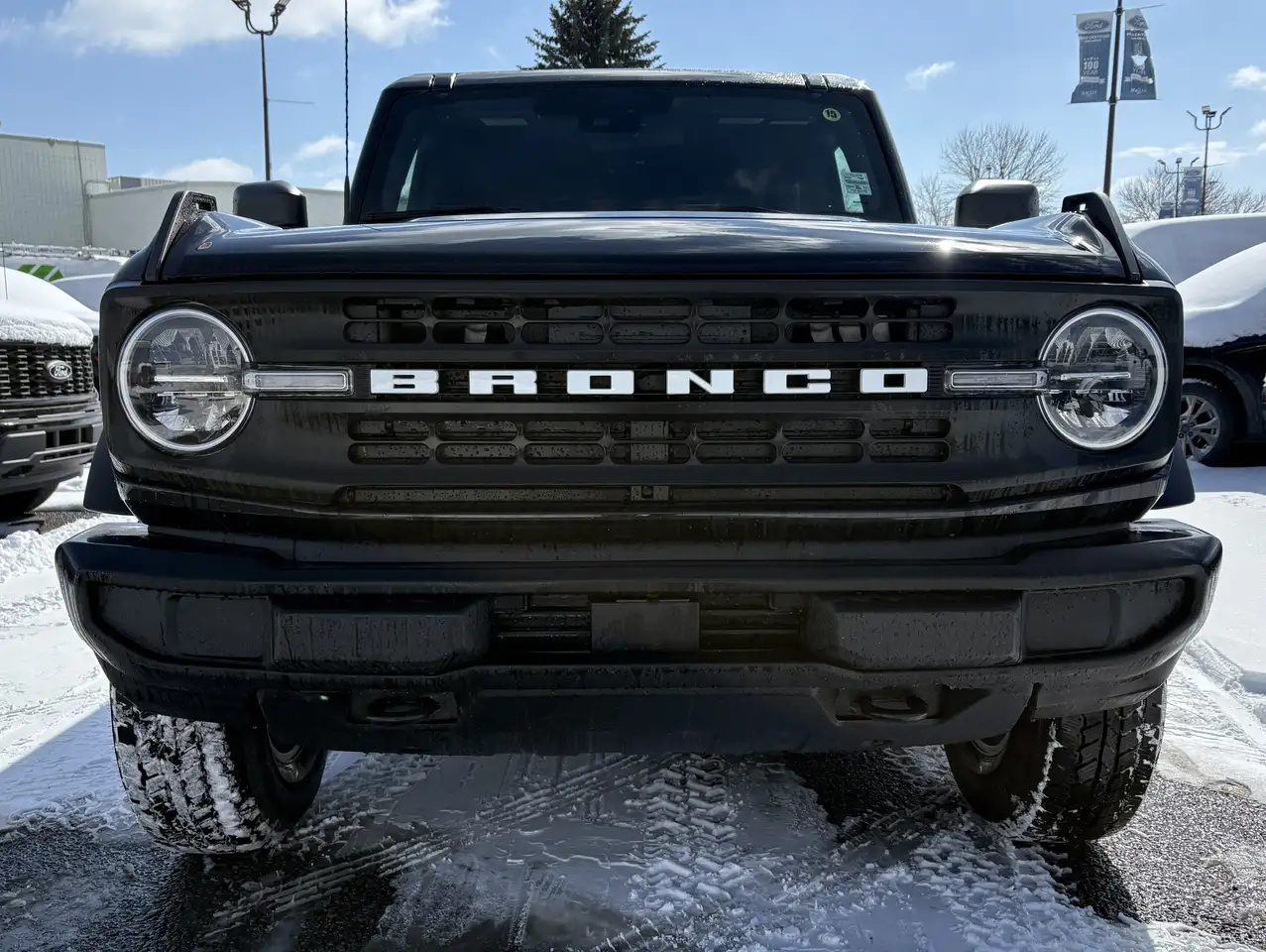 Ford Bronco снимка Ford Bronco
