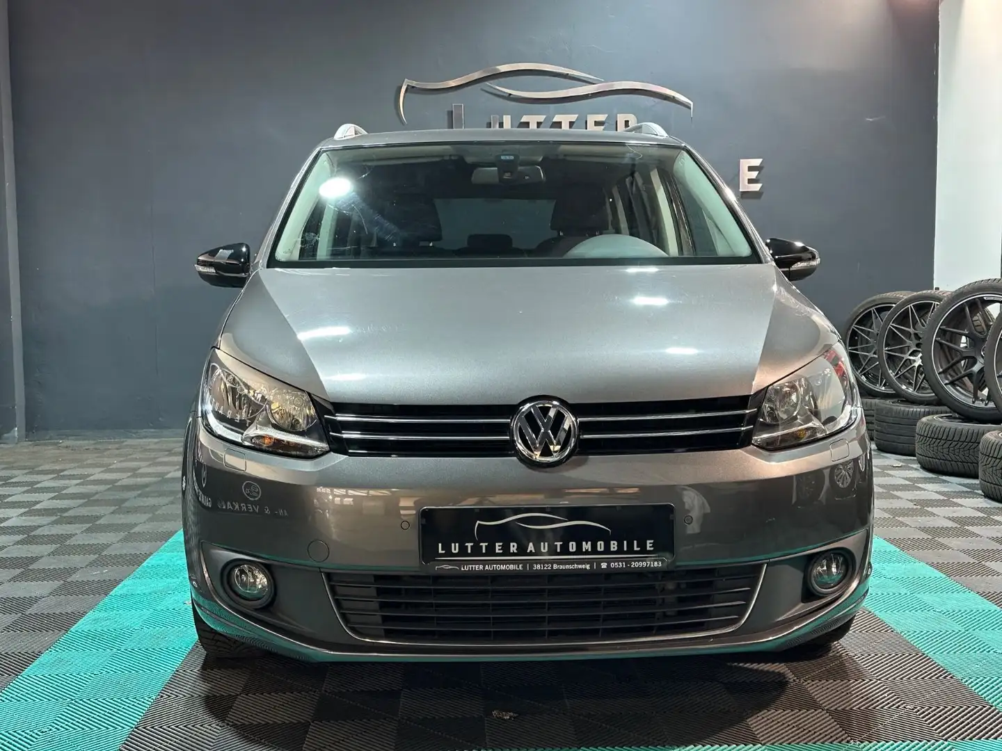 Volkswagen Touran Style*AHK*PDC*MFL*PARK-ASSIT*7-SITZER* Grau - 2