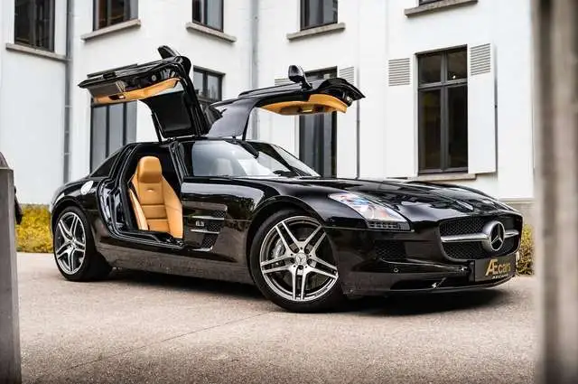Mercedes-Benz SLS AMG 6.2i V8 / CARBON / CAMERA / MEMORY / JUST SERVICED / NEW CONDITION / UNIQUE CONFIG