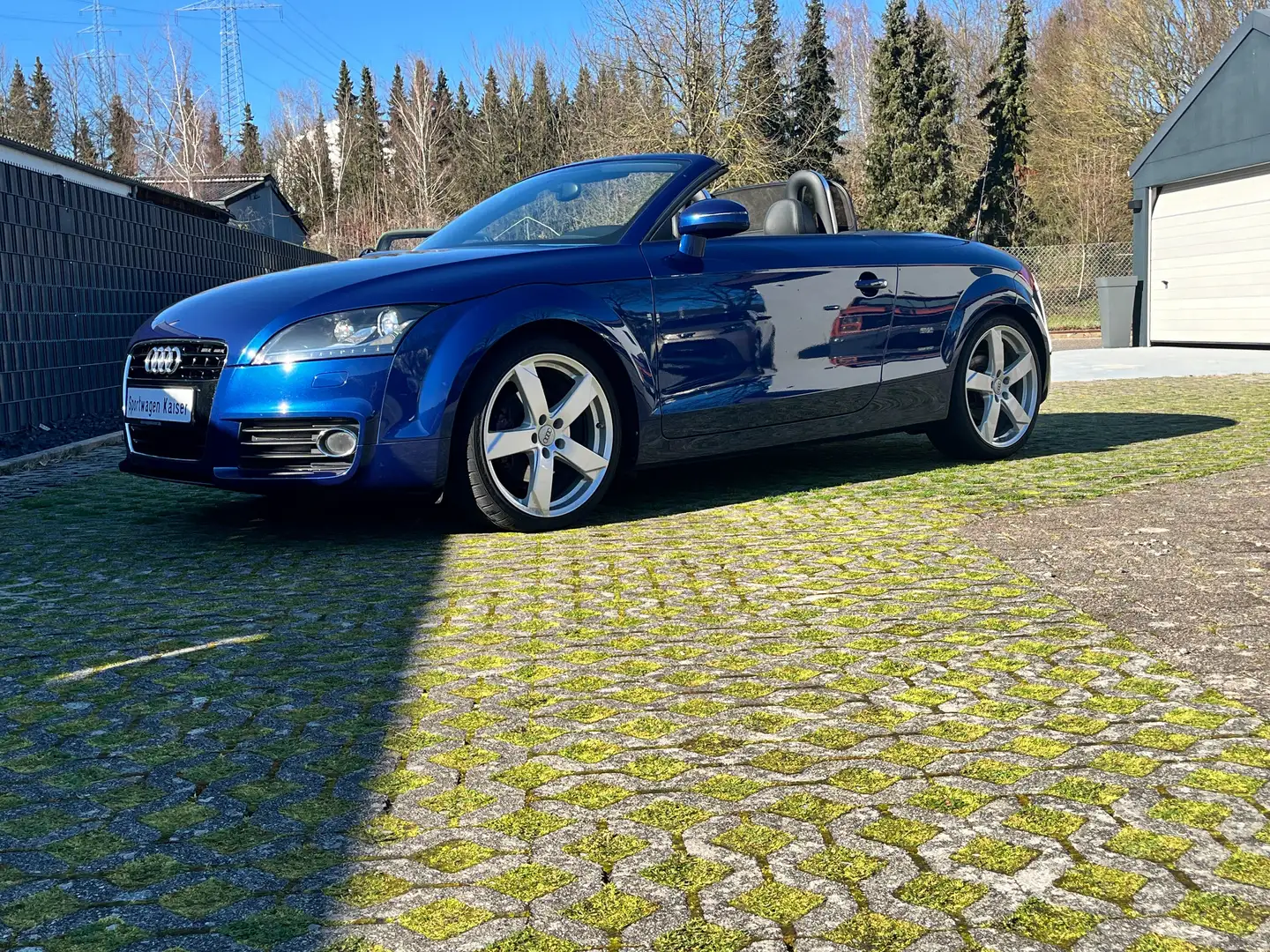 Audi TT 1.8 TFSI Roadster*Navi*PDC*Leder*19" Räder*SH Blau - 1