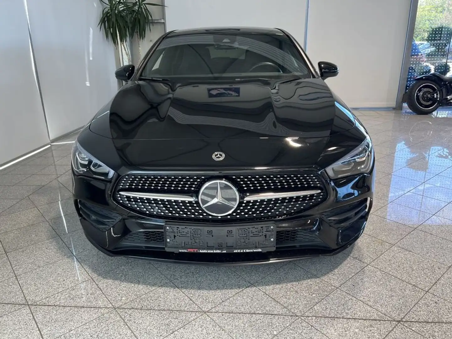 Mercedes-Benz CLA 200 d 4Matic AMG-Line Schwarz - 2