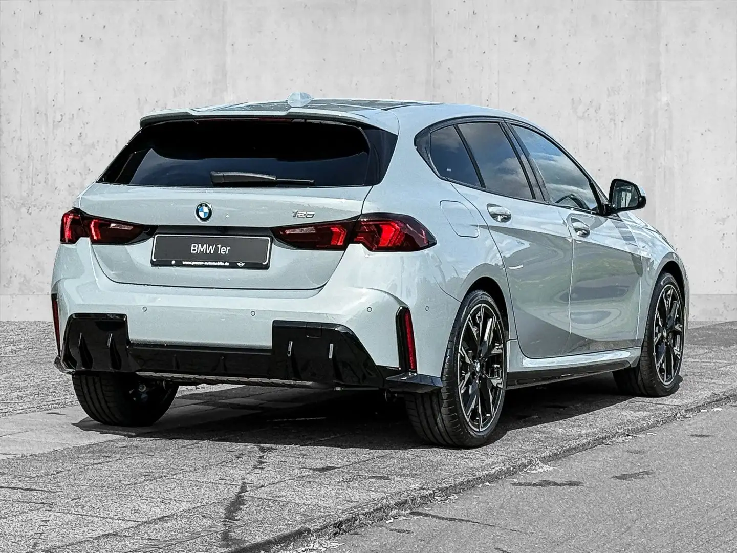 BMW 120 M Sportpaket * 360 Grad Kamera * HiFi Lautsprecher Gris - 2