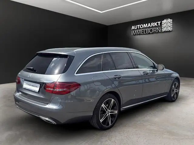 Mercedes-Benz C-Class view 6