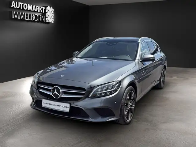 Mercedes-Benz C-Class view 3