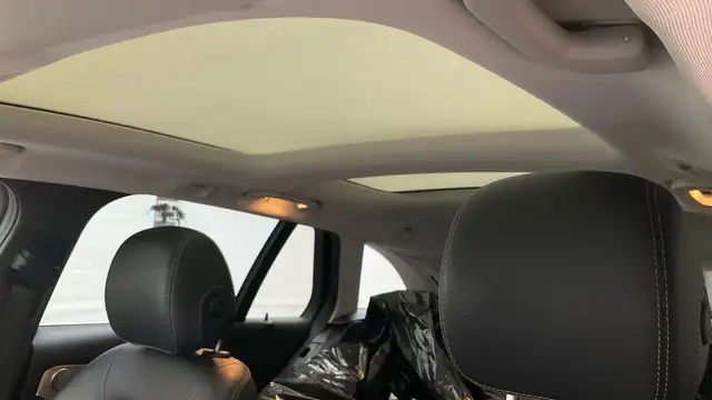 Mercedes-Benz C-Class view 13