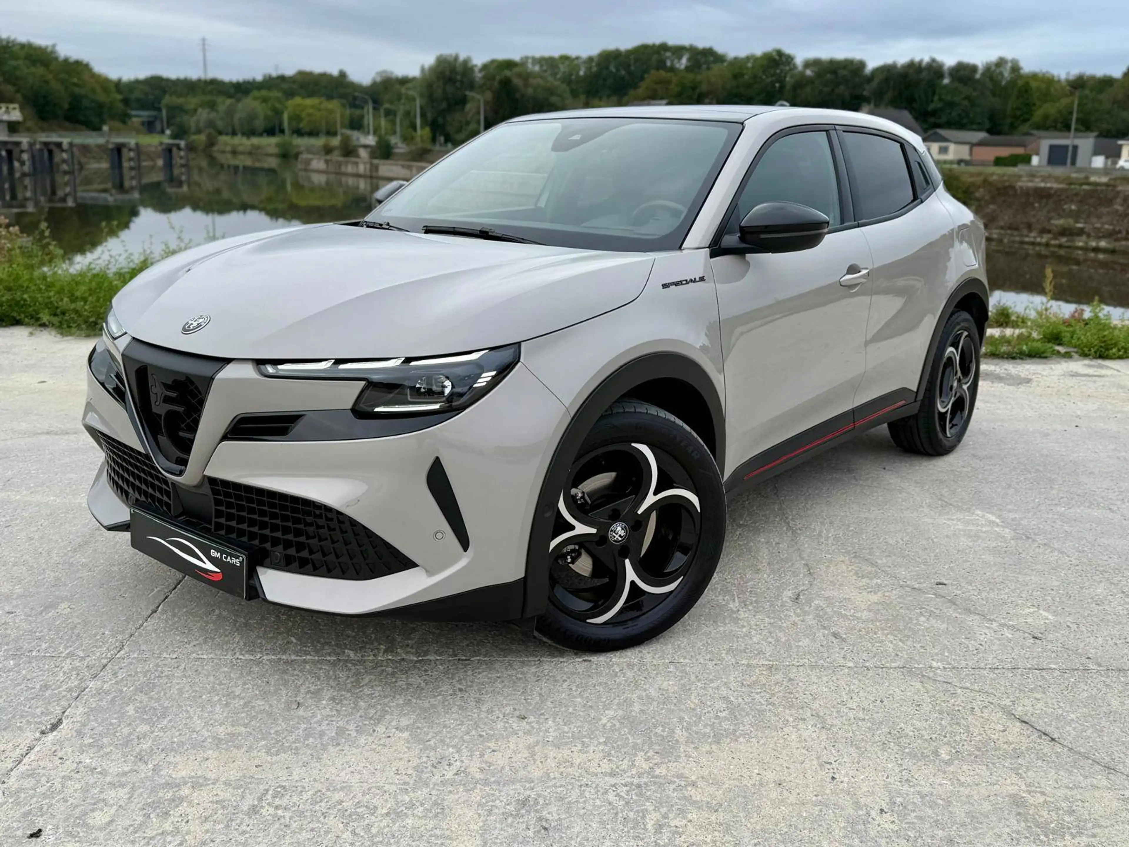 Alfa Romeo Junior 1.2Hybrid*Speciale*LED*CarPlay*Automatic — photo 3
