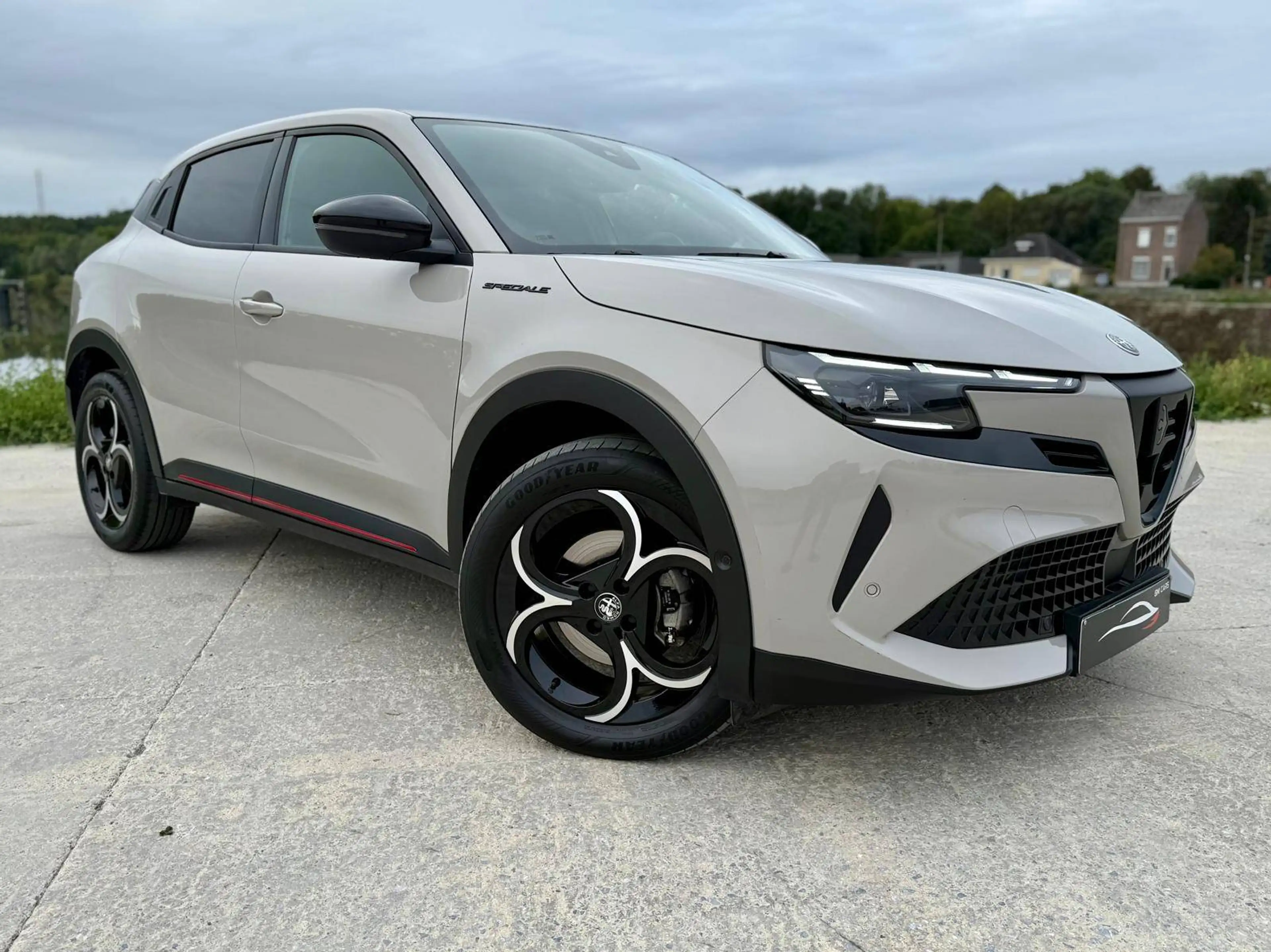 Alfa Romeo Junior 1.2Hybrid*Speciale*LED*CarPlay*Automatic — photo 7