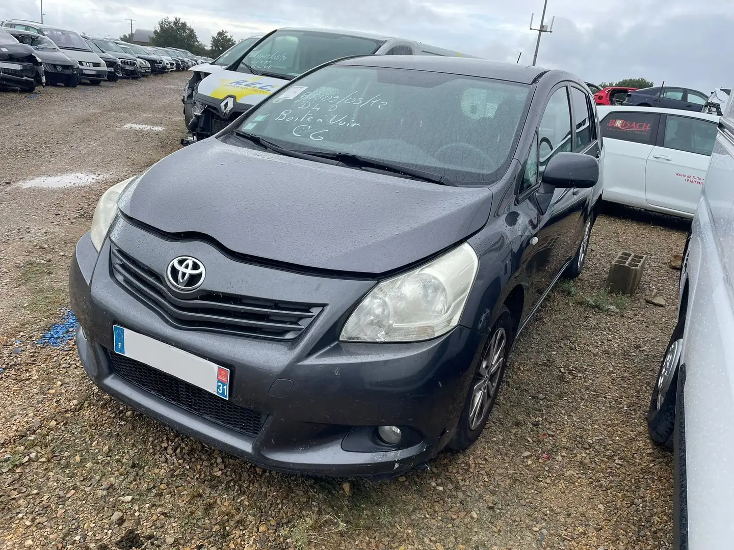 Toyota Verso 2.0 D4-D 126 / CE288 Gris - 2