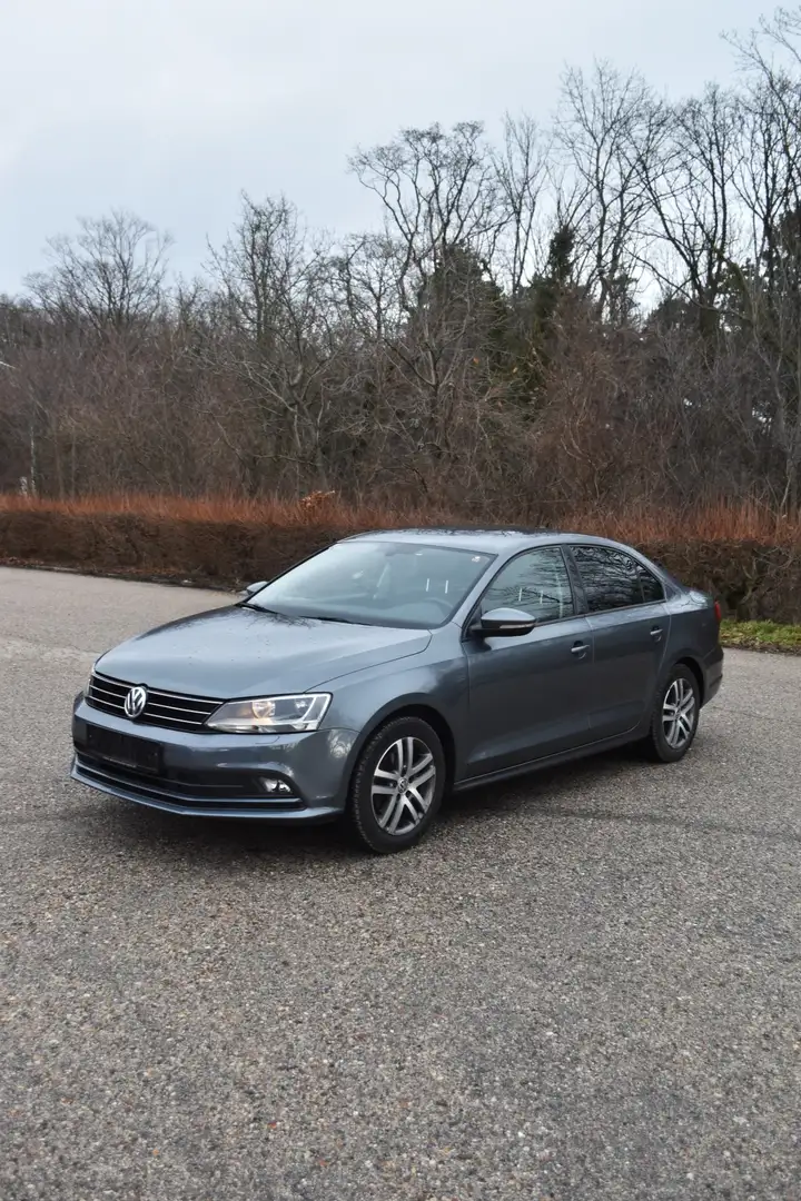 Volkswagen Jetta 1.2 TSI, Erstbesitz, Top-gepflegt, VW-Servicehistorie Grau - 1