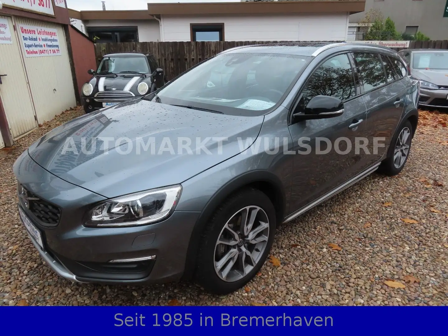 Volvo V60 Cross Country,2,4D,5-Zyl, AWD,1Hd,Scheckheft Grau - 1