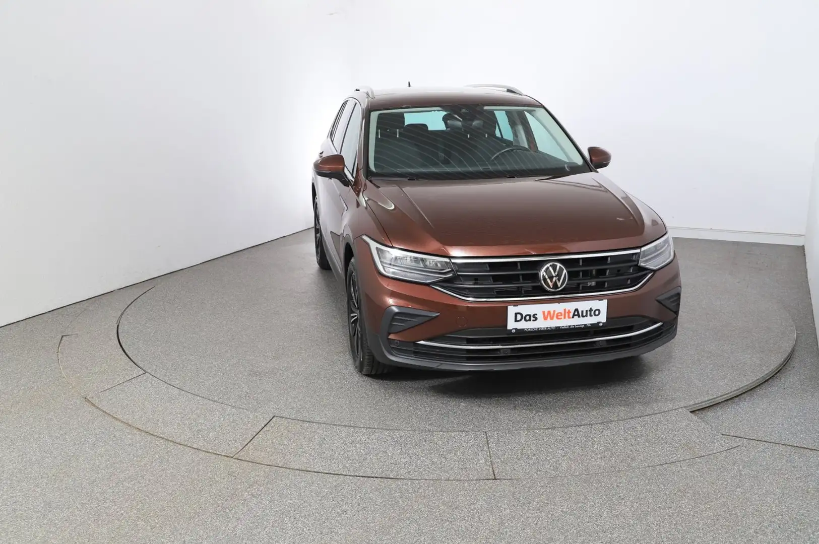 Volkswagen Tiguan Life TSI DSG Braun - 2