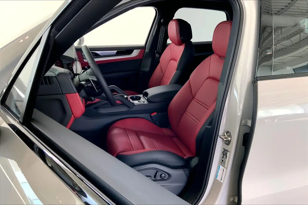 Porsche Cayenne снимка Porsche Cayenne