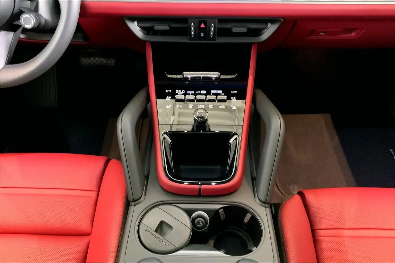 Porsche Cayenne снимка Porsche Cayenne
